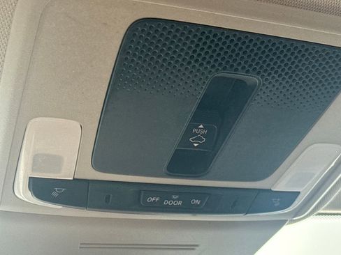 Used 2022 Honda Civic EX-L image 29