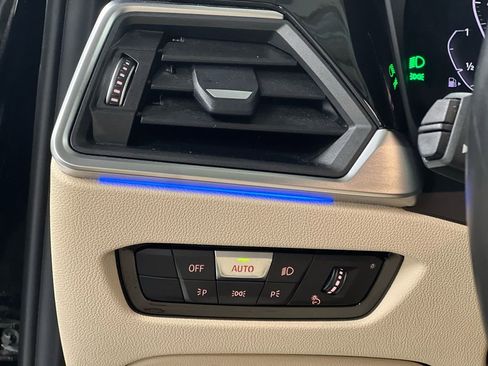 Used 2021 BMW 330i xDrive Sedan w/ Convenience Package image 26