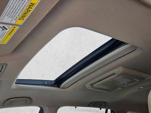 Used 2017 Honda Pilot Touring image 10