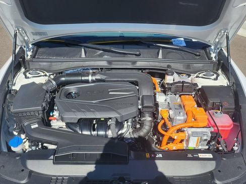 New 2025 Hyundai Sonata Limited image 9