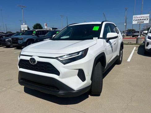 Certified 2025 Toyota RAV4 XLE FWD image 7