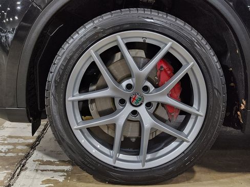 Used 2018 Alfa Romeo Stelvio AWD image 21