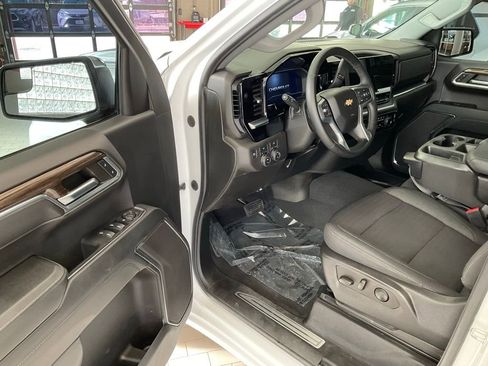 Used 2023 Chevrolet Silverado 1500 LT image 10
