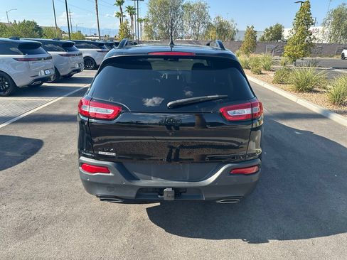 Used 2017 Jeep Cherokee High Altitude w/ Luxury Group AWD/4WD image 6