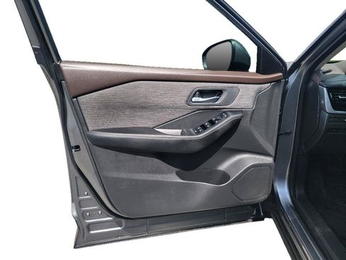 Used 2022 Nissan Rogue SV AWD/4WD image 9
