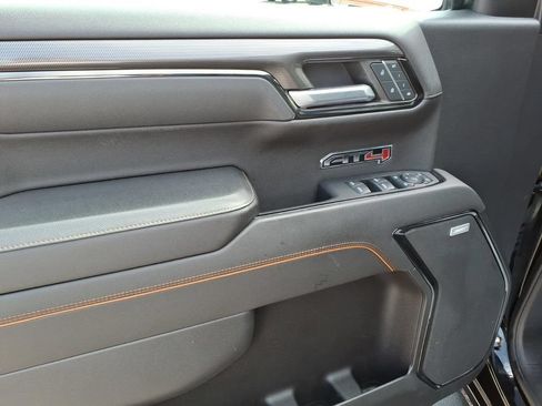 Used 2023 GMC Sierra 1500 AT4 w/ AT4 Premium Package AWD/4WD image 12