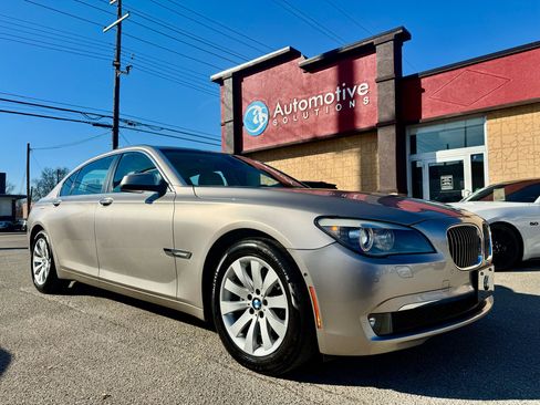 Used 2009 BMW 750Li image 2