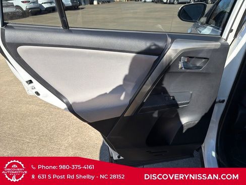 Used 2015 Toyota RAV4 XLE image 27