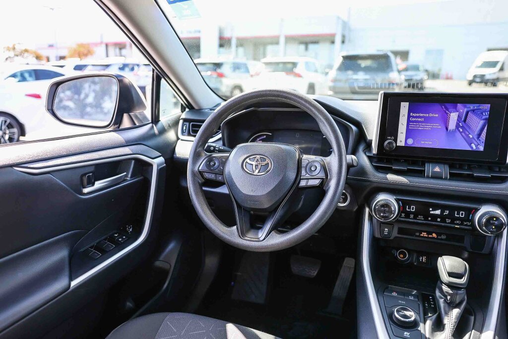 Certified 2025 Toyota RAV4 XLE AWD/4WD image 5