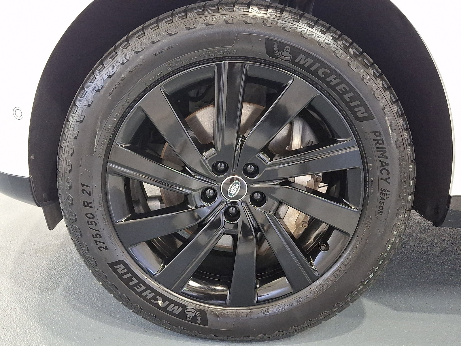 Certified 2025 Land Rover Range Rover SE AWD/4WD image 8