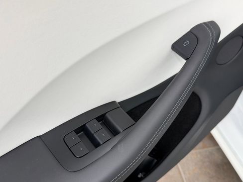 Used 2025 Tesla Model 3 Performance AWD/4WD image 25