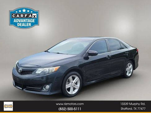 Used 2014 Toyota Camry SE FWD image 1