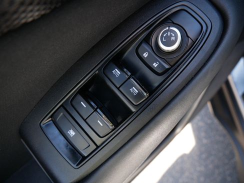 Used 2025 Subaru Outback Premium AWD/4WD image 19