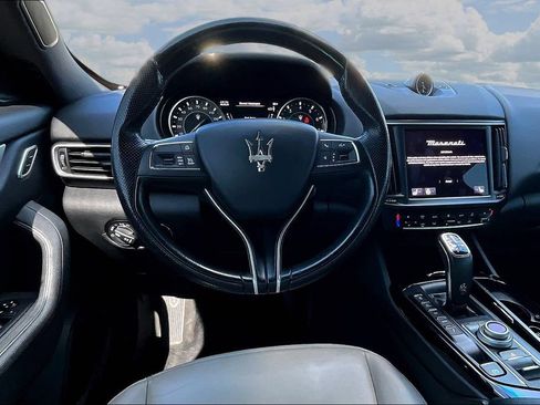 Used 2022 Maserati Levante GT AWD/4WD image 8