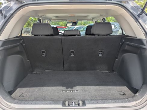 Used 2023 Hyundai Venue SEL w/ Cargo Package image 7