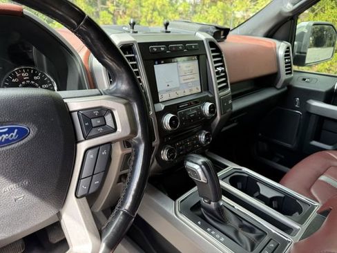 Used 2018 Ford F150 Platinum w/ Equipment Group 701A Luxury AWD/4WD image 12