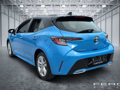 Used 2022 Toyota Corolla SE w/ SE Preferred Package FWD image 3