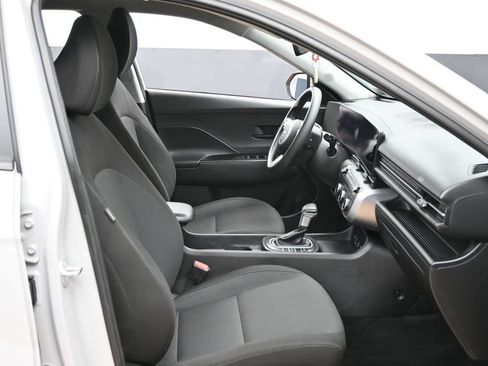 Used 2026 Hyundai Kona SE FWD image 34
