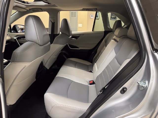 Used 2025 Toyota RAV4 XLE Premium FWD image 20