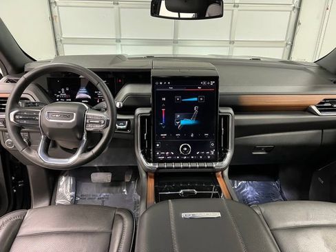 Used 2025 GMC Yukon XL Denali w/ Sun & Power Step Package image 20