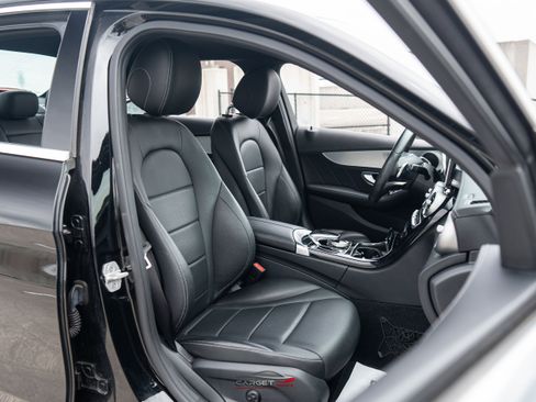 Used 2015 Mercedes-Benz C 300 Sedan w/ Sport Package image 17