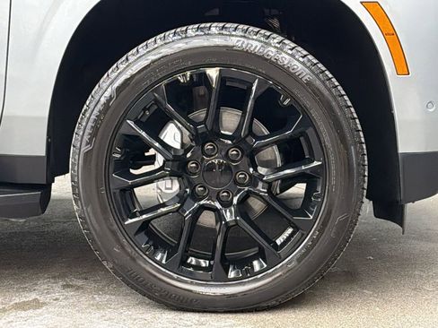 Used 2026 Chevrolet Suburban High Country w/ Sun And Tow Package image 9