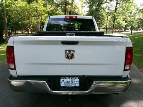 Used 2019 RAM 1500 Tradesman w/ Chrome Appearance Group RWD image 6