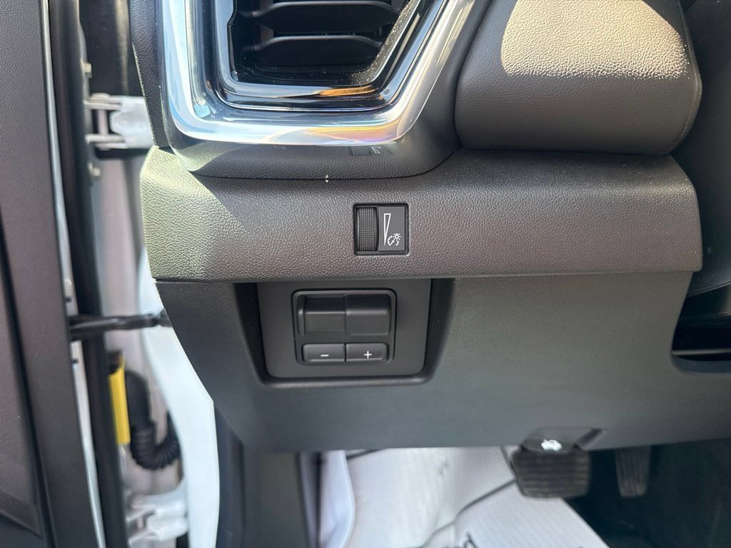 Used 2026 GMC Canyon Elevation w/ Convenience Package RWD image 18