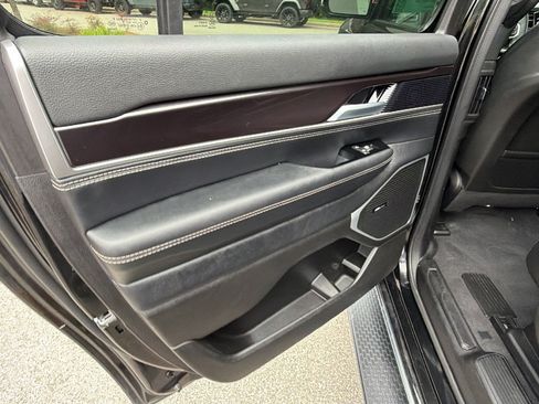 Used 2024 Jeep Wagoneer L 2WD w/ Premium Group I image 23