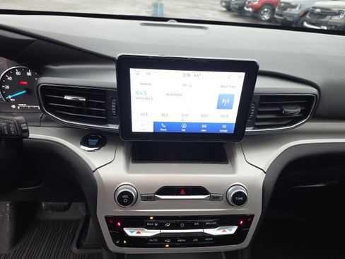 Used 2023 Ford Explorer XLT w/ Equipment Group 202A image 22