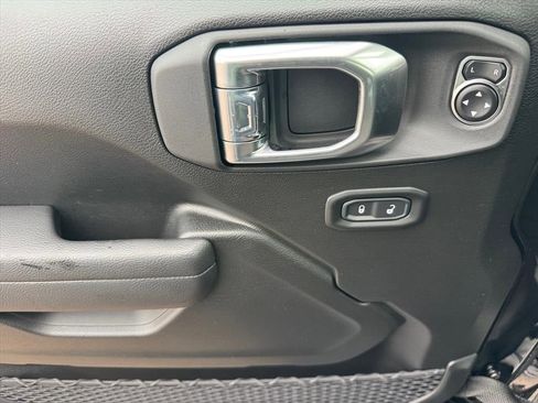 New 2026 Jeep Gladiator Sport image 17