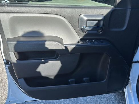 Used 2018 Chevrolet Silverado 1500 W/T w/ Trailering Package image 17