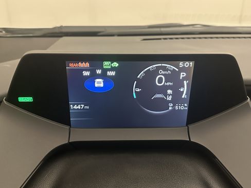 Used 2025 Toyota Prius Plug-In Hybrid image 21