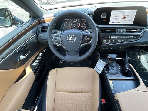 Used 2025 Lexus ES 350 w/ Premium Package image 8