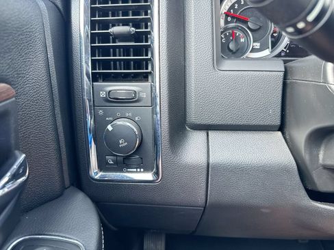 Used 2016 RAM 1500 Laramie w/ Convenience Group AWD/4WD image 19