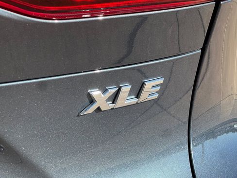 Certified 2024 Toyota Venza XLE image 35