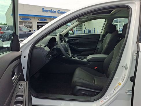 Used 2024 Honda Accord EX image 15