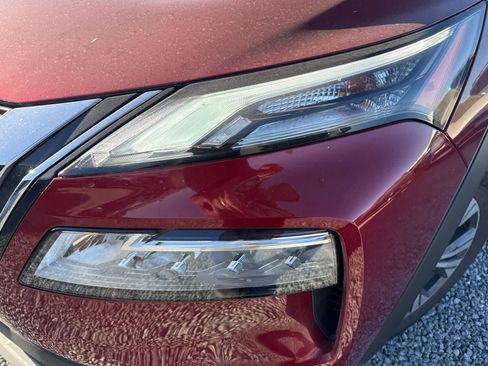 Used 2023 Nissan Rogue SV FWD image 9