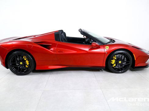 Used 2022 Ferrari F8 Tributo image 10