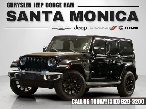 Used 2022 Jeep Wrangler Unlimited Sahara image 1
