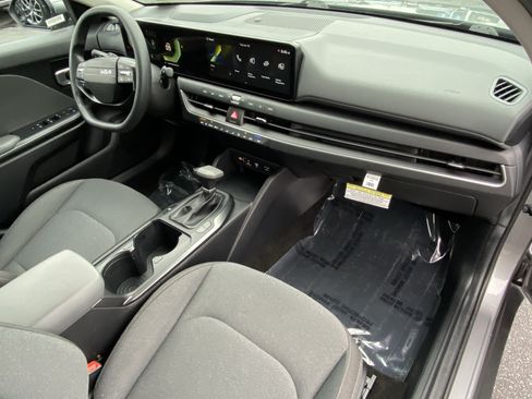 Used 2025 Kia K4 FWD image 8