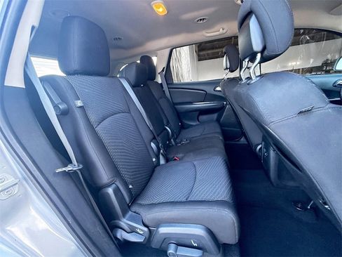 Used 2020 Dodge Journey SE w/ SE Popular Equipment Group image 30