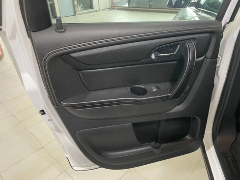 Used 2017 Chevrolet Traverse LT image 19