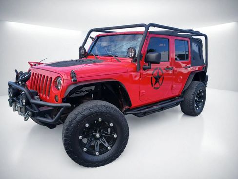 Used 2015 Jeep Wrangler Unlimited Sahara w/ Connectivity Group AWD/4WD image 2