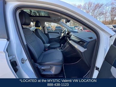 Certified 2023 Volkswagen Taos SE w/ Panoramic Sunroof Package image 27