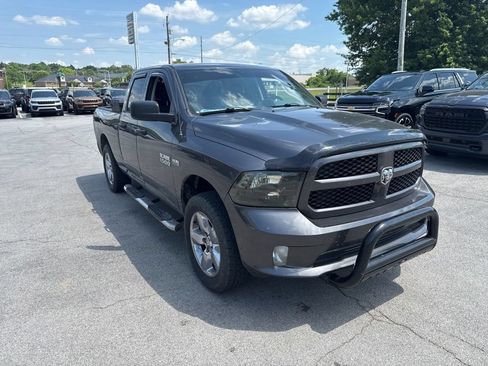 Used 2018 RAM 1500 ST AWD/4WD image 2