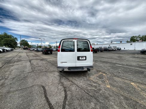 Used 2024 Chevrolet Express 2500 w/ Driver Convenience Package RWD image 31