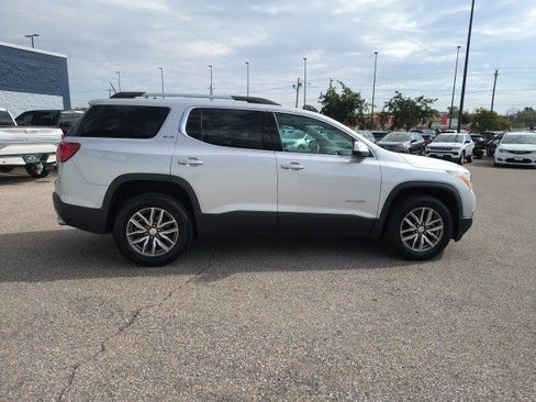 Used 2017 GMC Acadia SLE image 6
