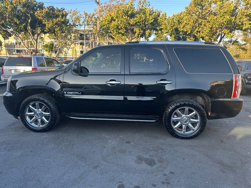 Used 2007 GMC Yukon Denali AWD/4WD image 8
