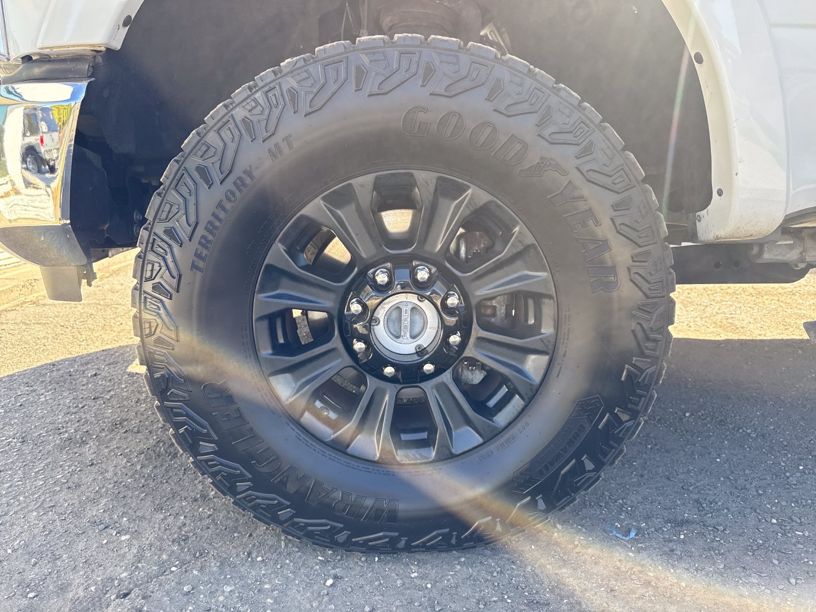 Used 2022 Ford F350 Lariat w/ Tremor Off-Road Package AWD/4WD image 27